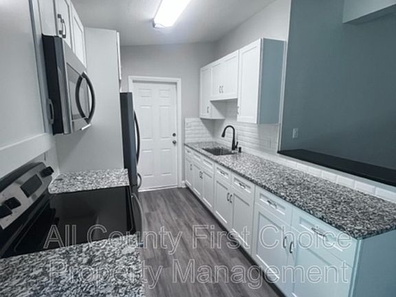 5th image of 4237 Neptune Dr SE