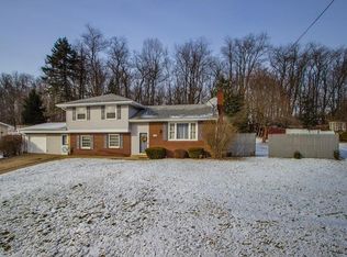 140 Fairlane Dr, Industry, PA 15052