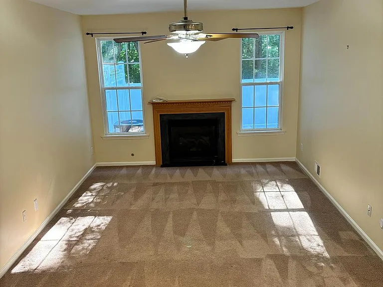 16 Normandy Dr — Photo 8