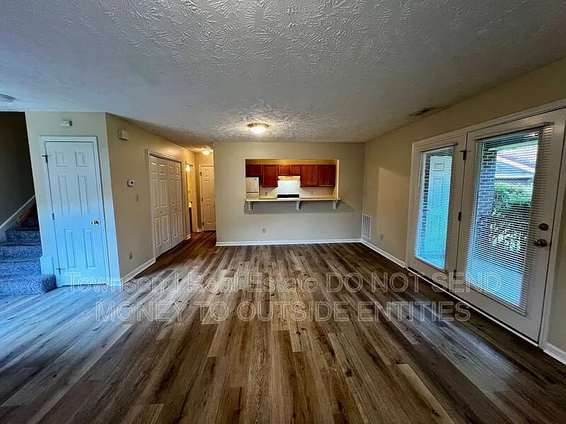 2 bed, 2.5 bath, 1200 sqft, $1,045 — Photo 1
