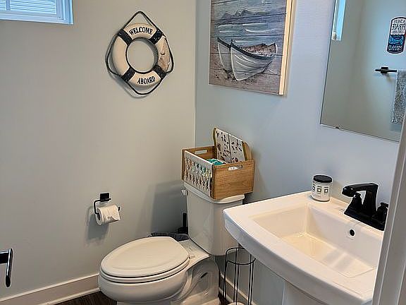 2nd image of 3349 Stoneleigh Rd NE