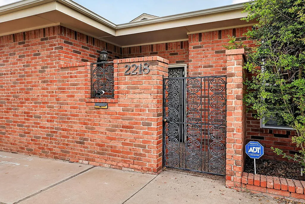 2 bed, 3.0 bath, 2272 sqft, $3,500 — Photo 4