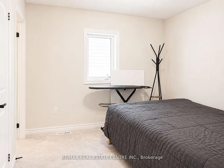 15 Cahill Dr — Photo 34