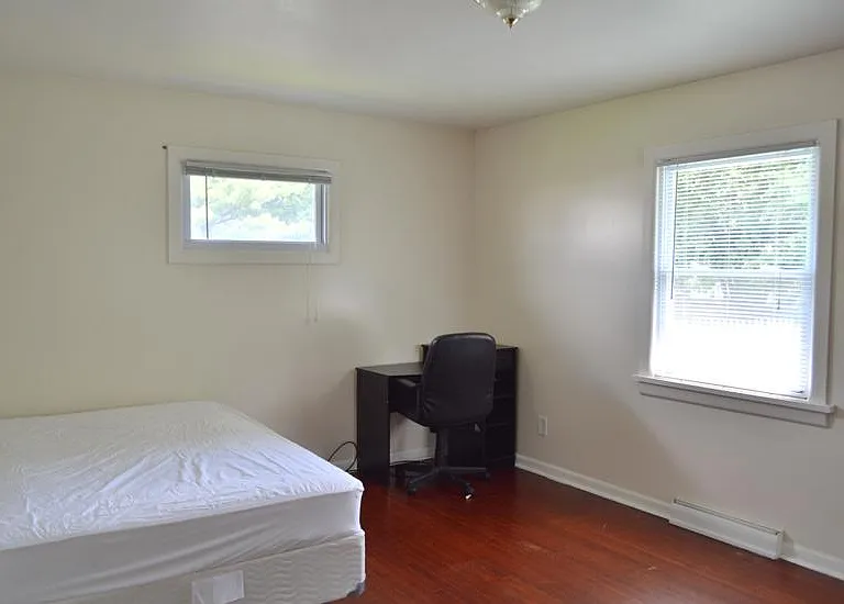 1022 E Colvin St — Photo 11