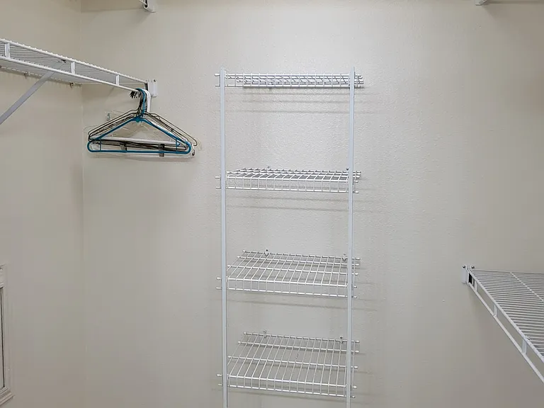 827 Country Club Dr SE #2A — Photo 25