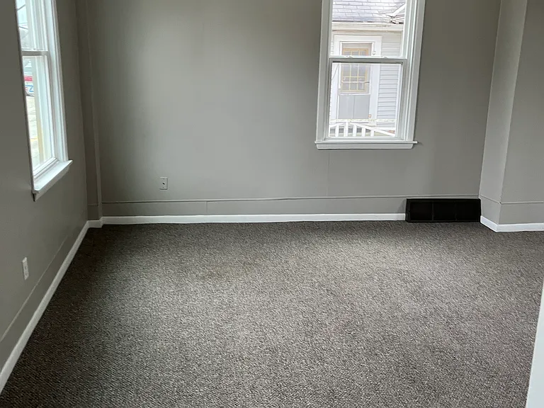 527 W Main St #B — Photo 9