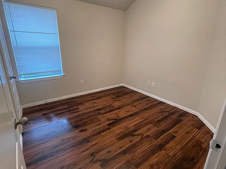 2123 Ragland Rd — Photo 8