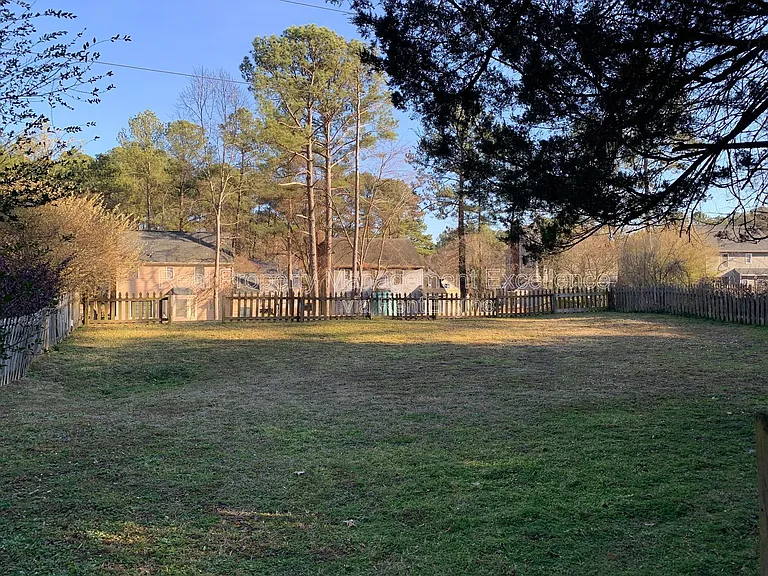 4437 Whisperwood Dr — Photo 29