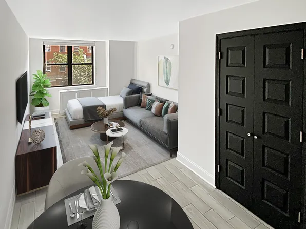 222 West 14th Street image 1 of 13