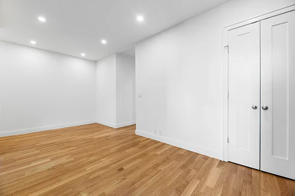 Rented by REAL New York | media 7