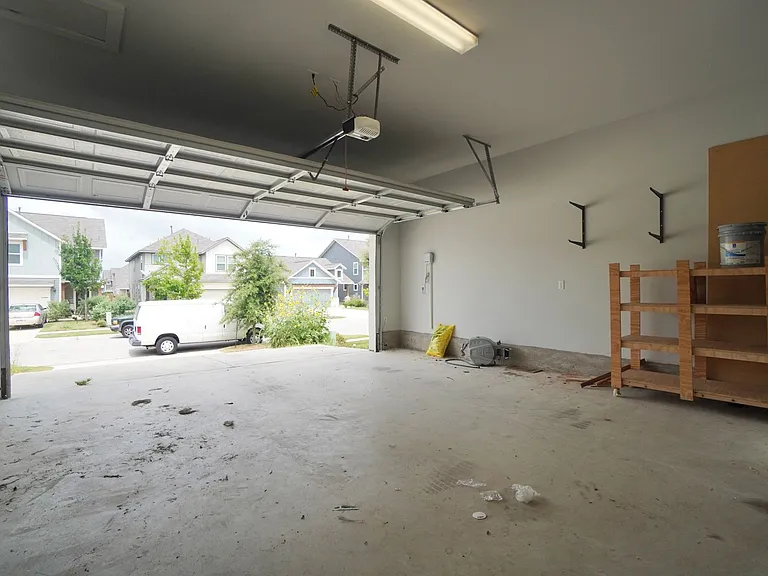 2513 Danbury Ln — Photo 31
