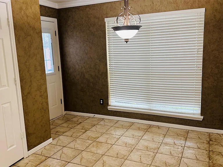 5808 Forest Timbers Dr — Photo 9