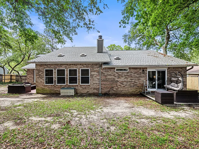 507 Nassau Dr — Photo 50