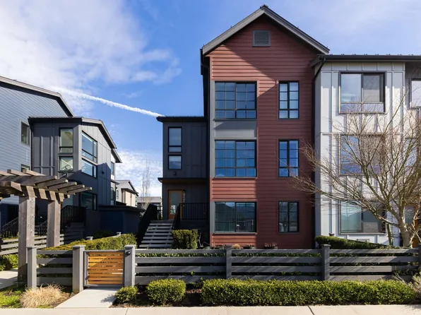 37995 Helm Way, Squamish, BC V8B 2A1