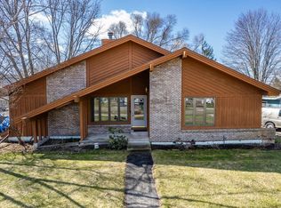 W10919 Bayview Dr, Lodi, WI 53555