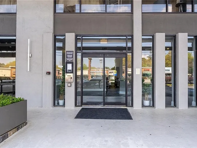 2285 Peachtree Rd NE #604 — Photo 4