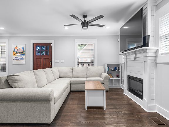3rd image of 233 Ormond St SE