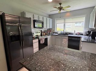 112 Fairway Vlg, Leeds, MA 01053