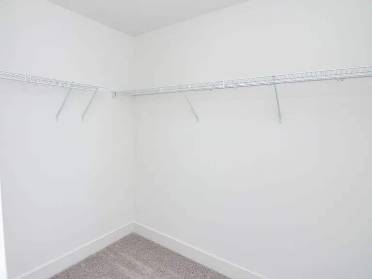 550 Markham St #18 — Photo 17