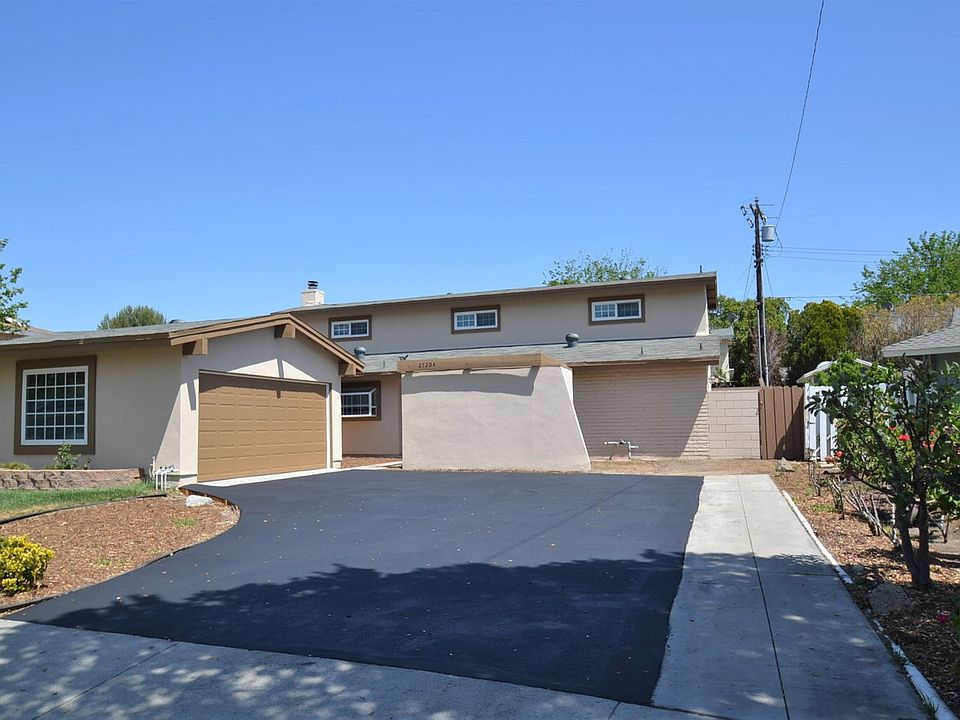 1st image of 27204 Oakgale Ave