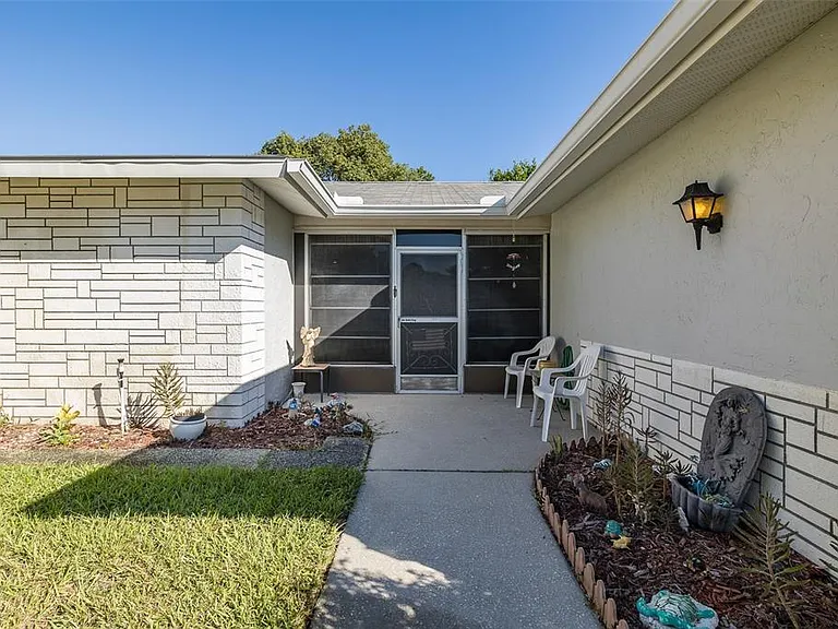 8015 San Fernando Dr — Photo 7