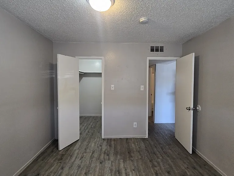 1244 N Millbrook Ave #C — Photo 7