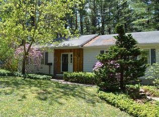 105 Leroi Dr, Pittsfield, MA 01201