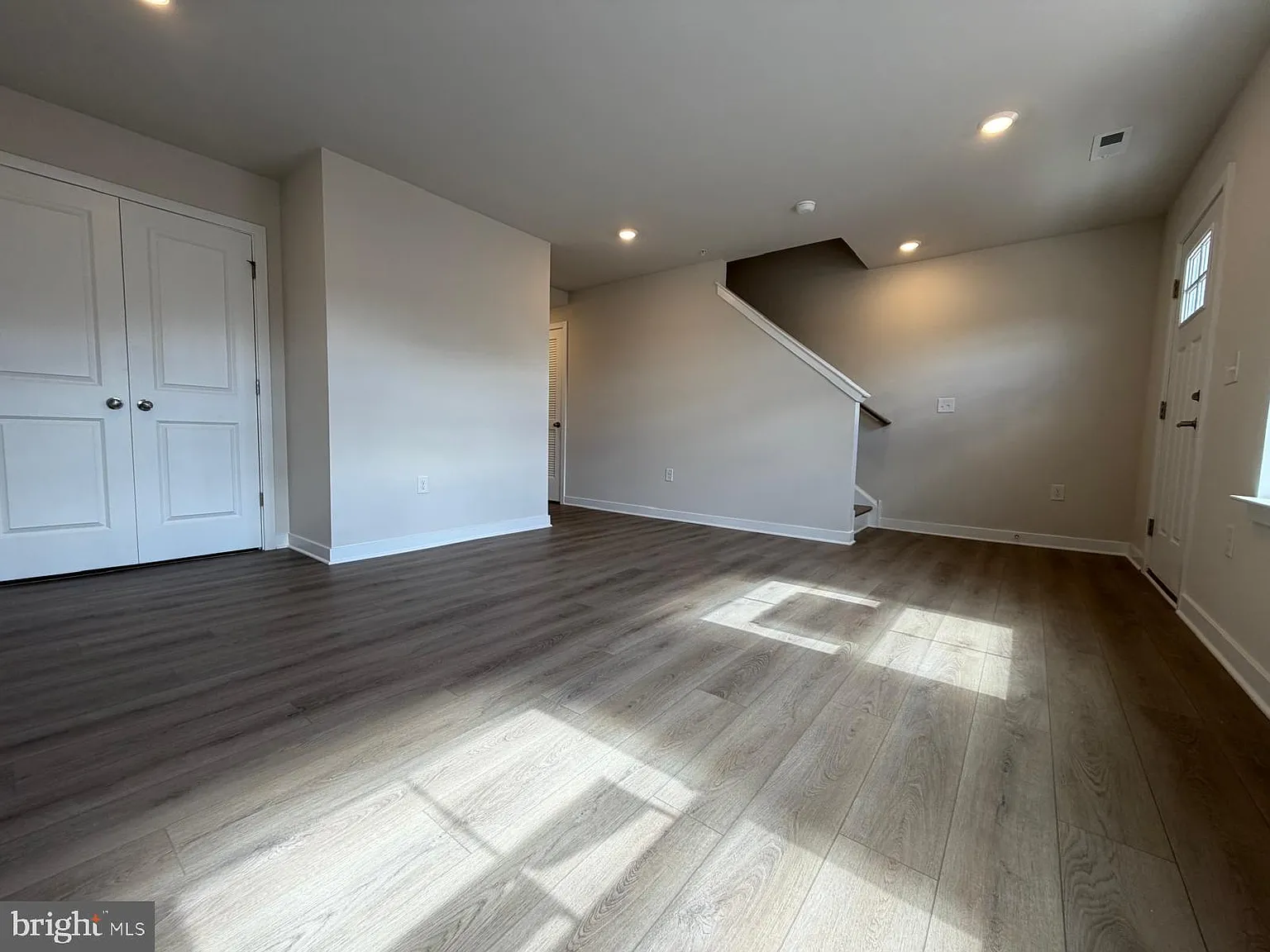 4 bed, 4.0 bath, 2389 sqft, $3,500 — Photo 4