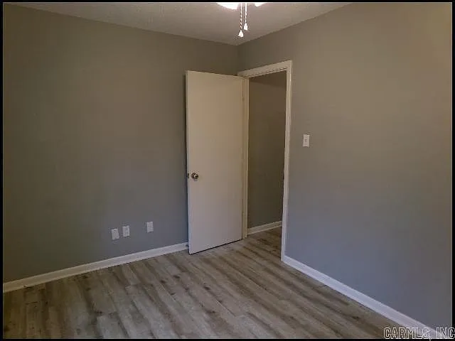 905 Norma Ct — Photo 16