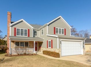814 N Highland Ave, Arlington Heights, IL 60004