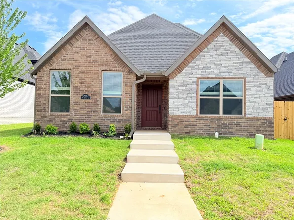 2905 Lovely Ln, Bentonville, AR 72713