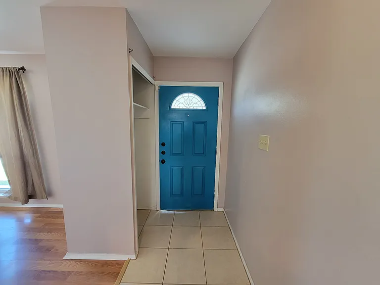 1060 Richmond Dr — Photo 12