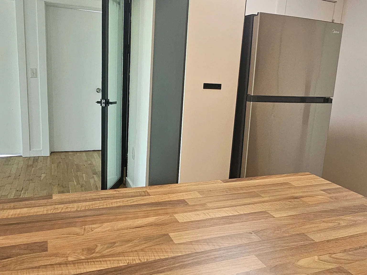 3 bed, $1,650 — Photo 4