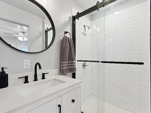 10609 N McKinley Ave — Photo 31