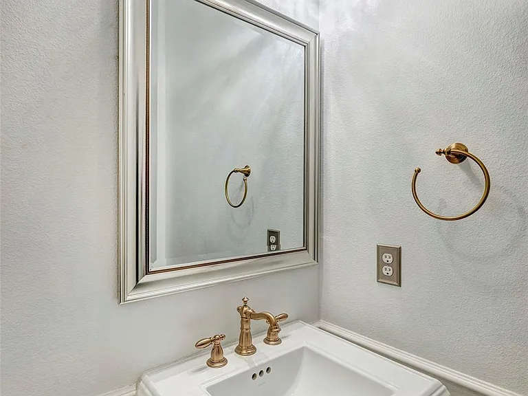5207 Blossom St — Photo 13