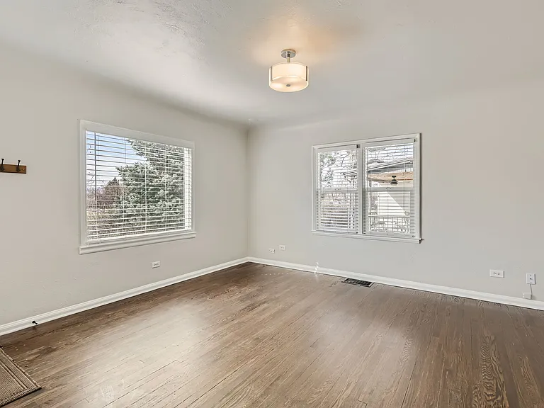 2210 S Clarkson St — Photo 11
