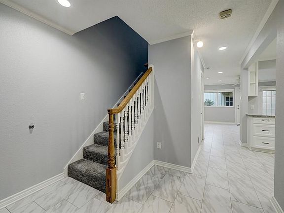 3rd image of 5229 Woodlawn Pl