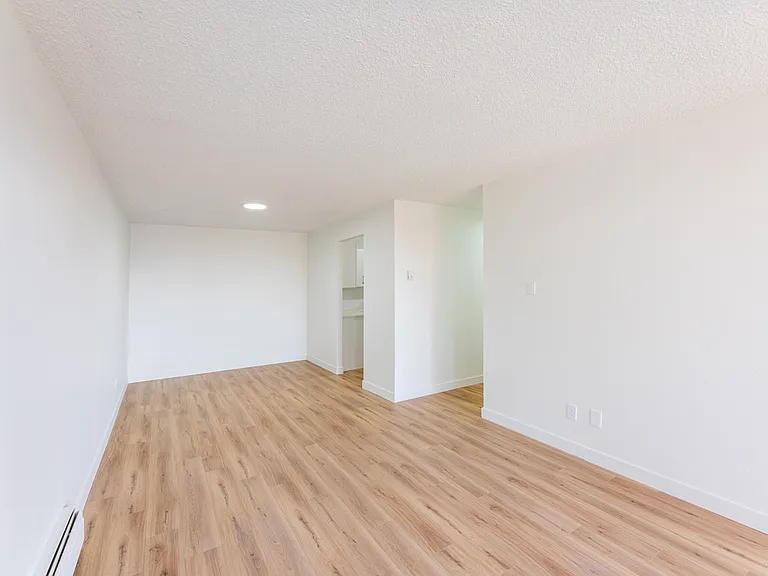 9700 Bonaventure Dr SE — Photo 49