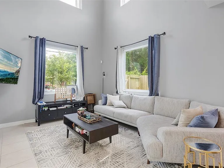 4625 Mallow St — Photo 4