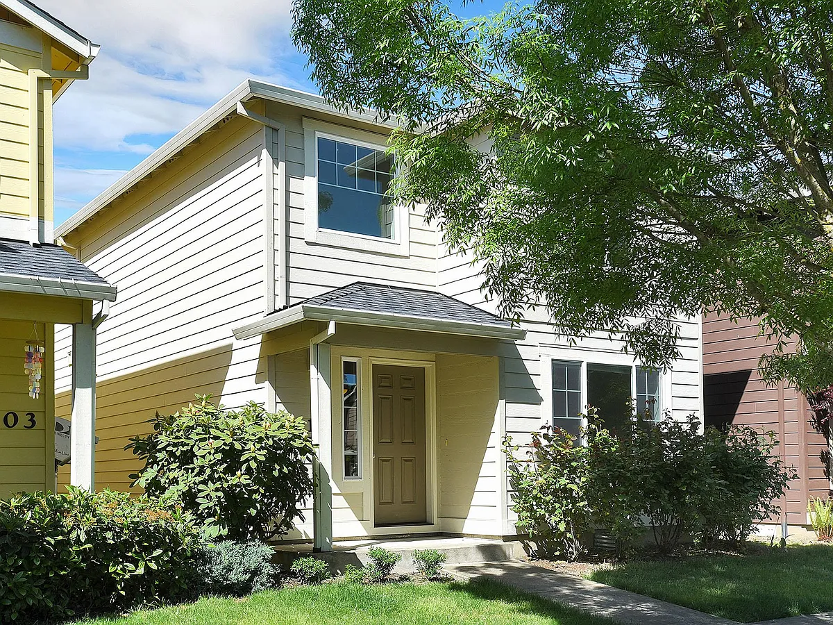Building Photo - 2215 Sam Parrett Dr