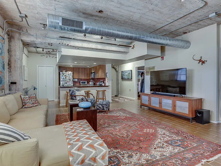 1209 N Harvey Ave #102 — Photo 11