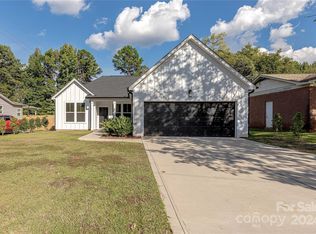 6733 Ellendale Dr, Charlotte, NC 28217