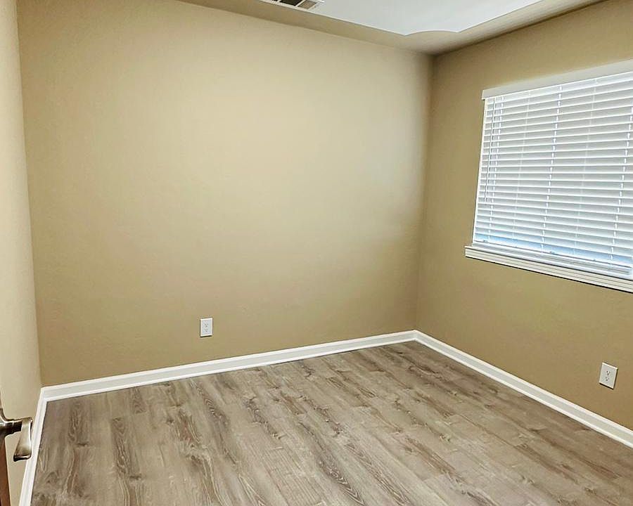 1st image of 106 5th St
