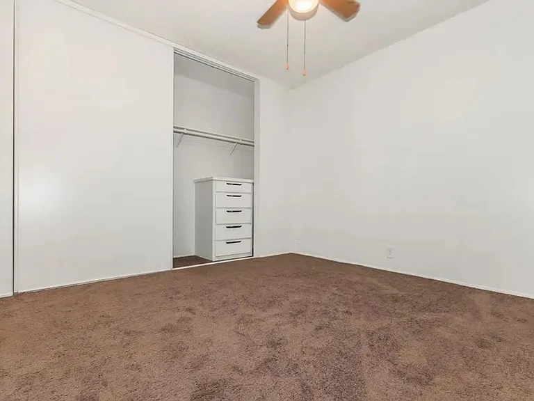 Pacific Terrace — Photo 12