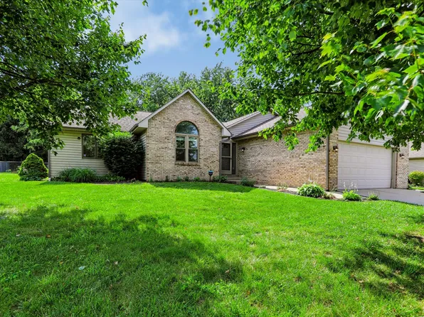 3852 Premier Dr, Columbus, IN 47203