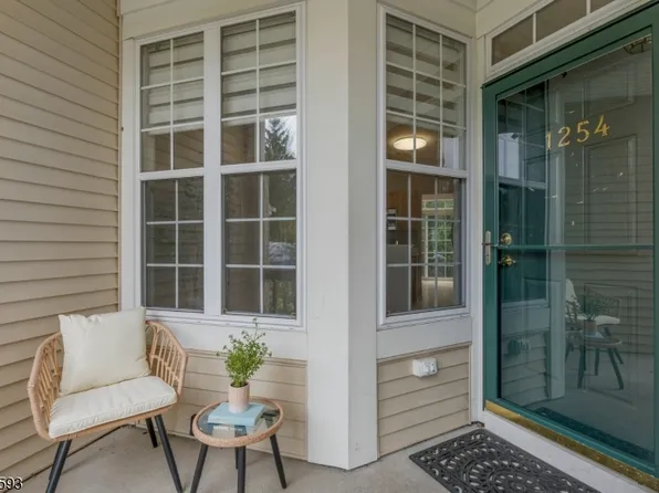 1254 Fairview Cir, Lopatcong Twp., NJ 08886