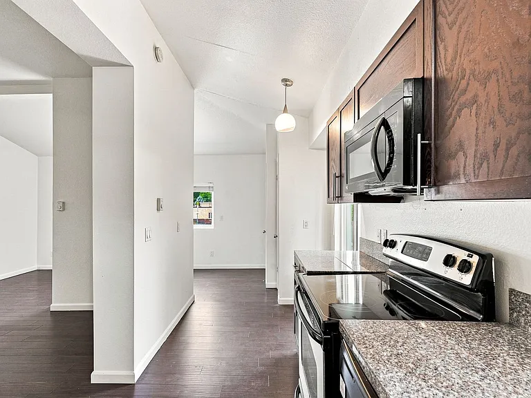 2100 S Logan St #A — Photo 2