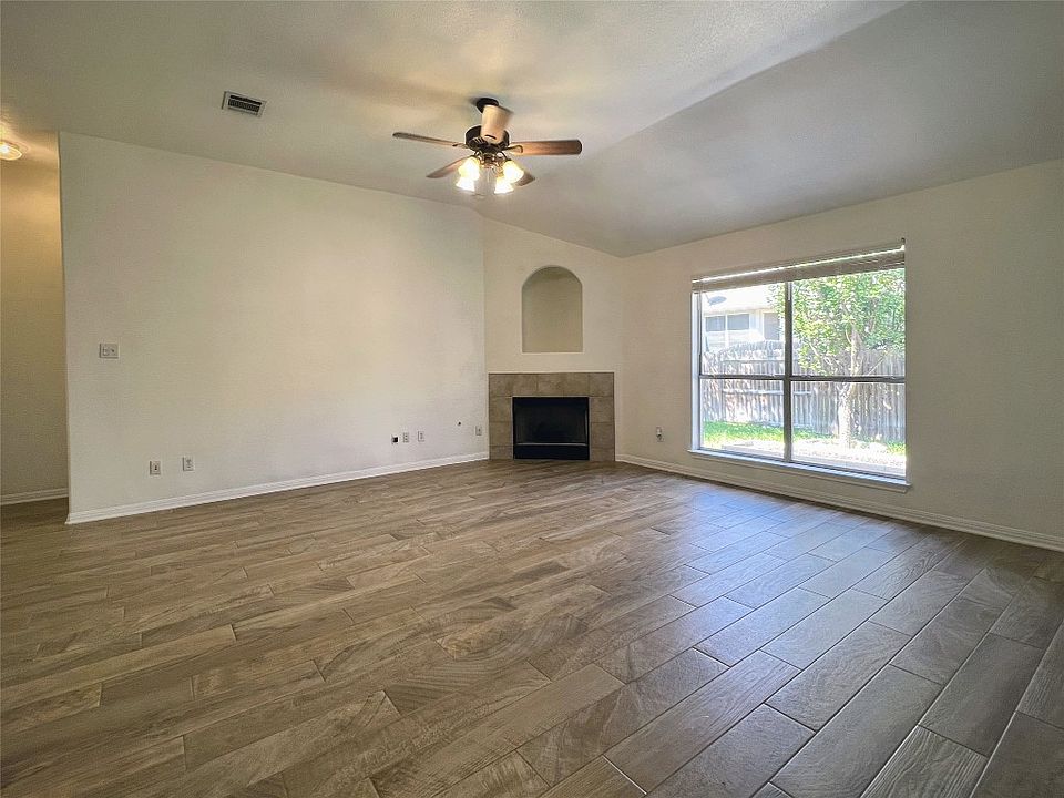 2nd image of 3724 Cheyenne St #3724