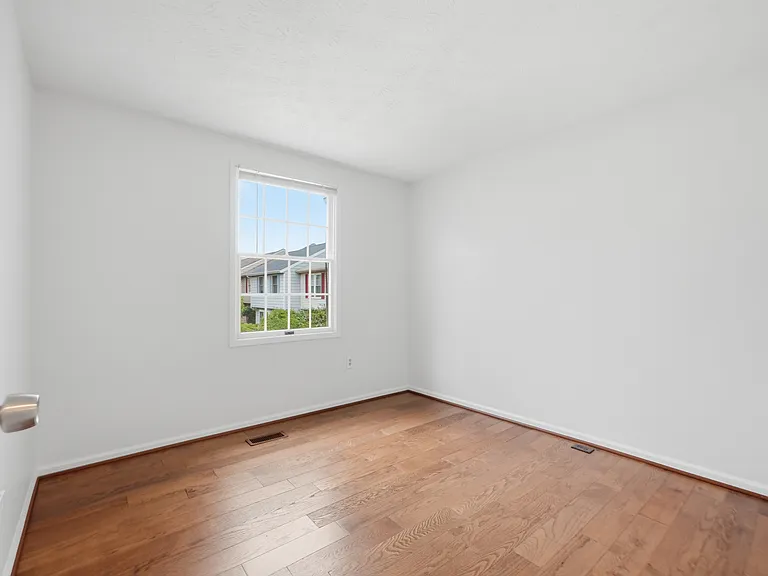 7 Leatherwood Ct — Photo 13
