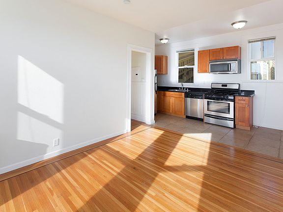 2nd image of 1547 Clay St #302